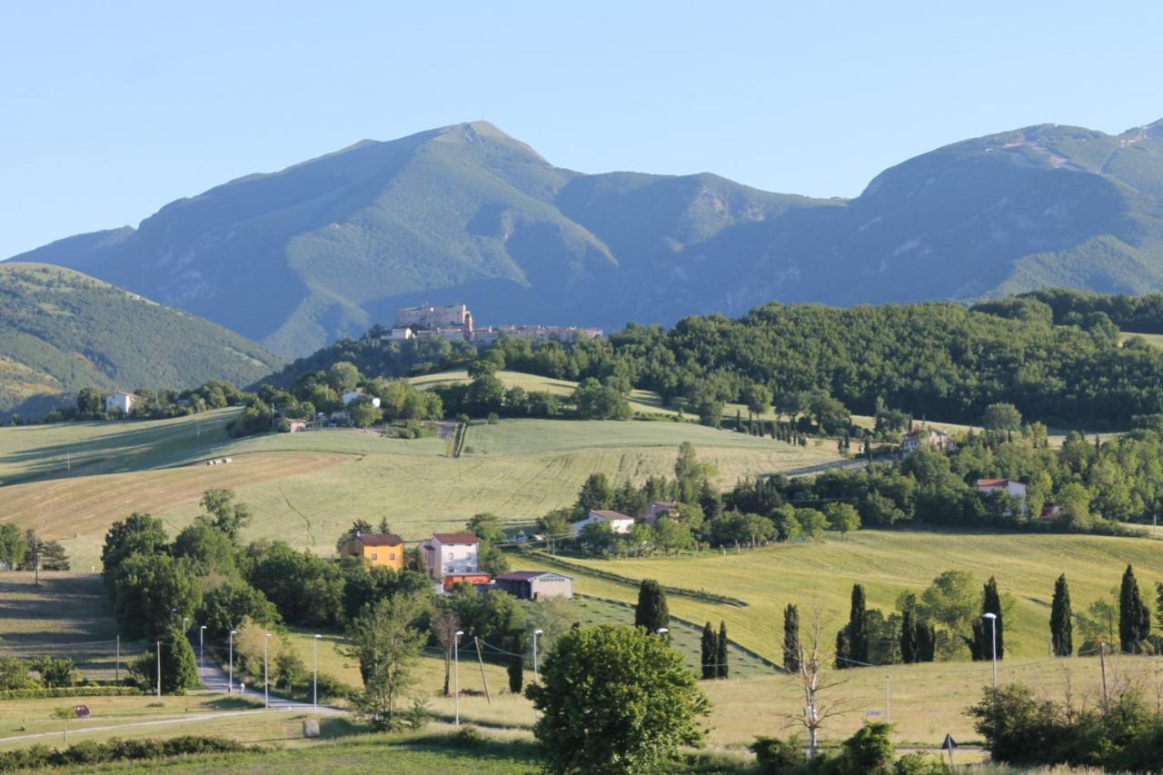 Apartament Mansarda Viti - Sguardo Su Frontone - Zewnętrze zdjęcie