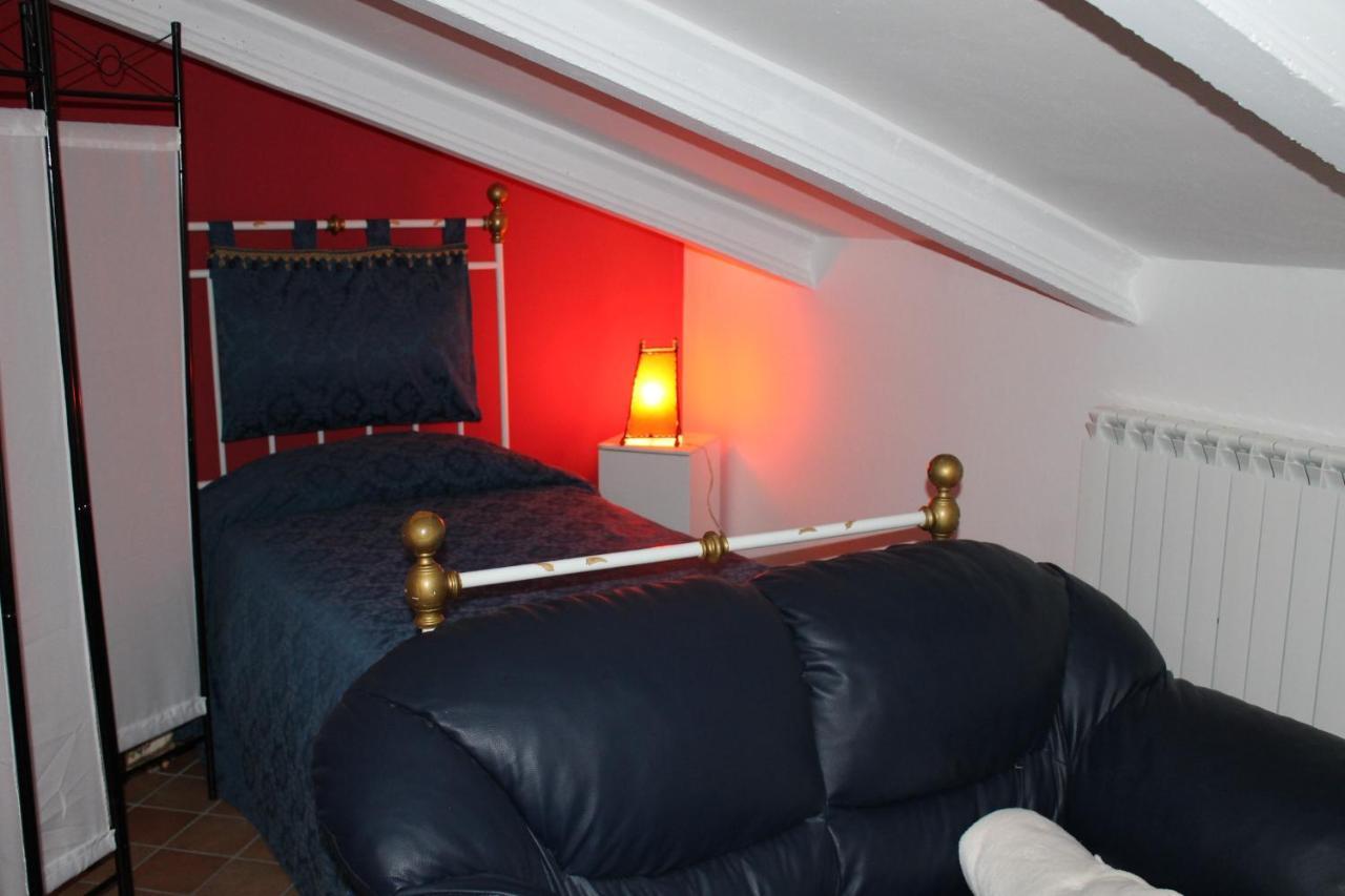 Apartament Mansarda Viti - Sguardo Su Frontone - Zewnętrze zdjęcie