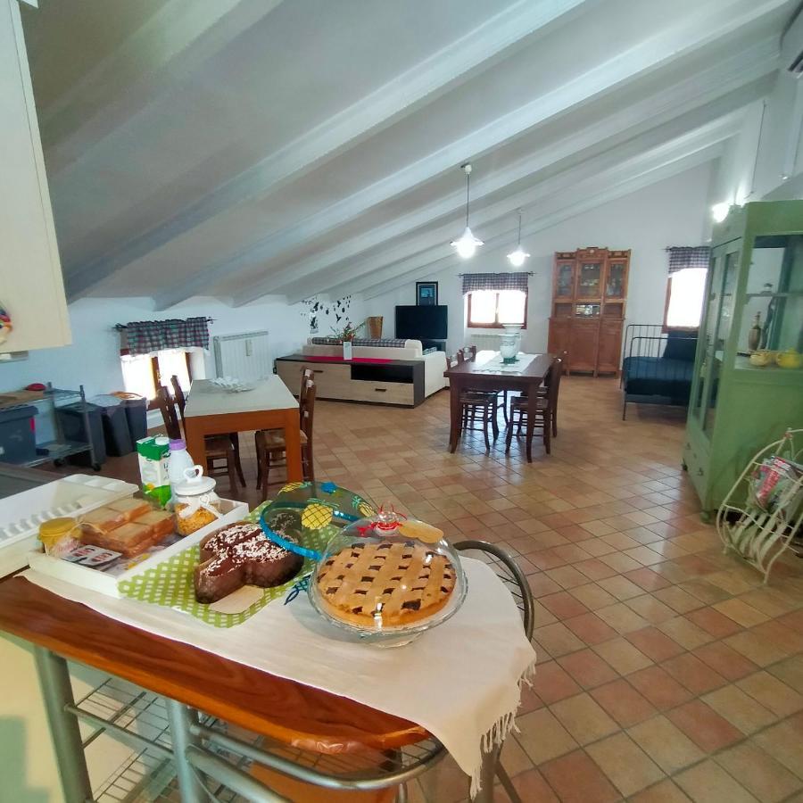 Apartament Mansarda Viti - Sguardo Su Frontone - Zewnętrze zdjęcie