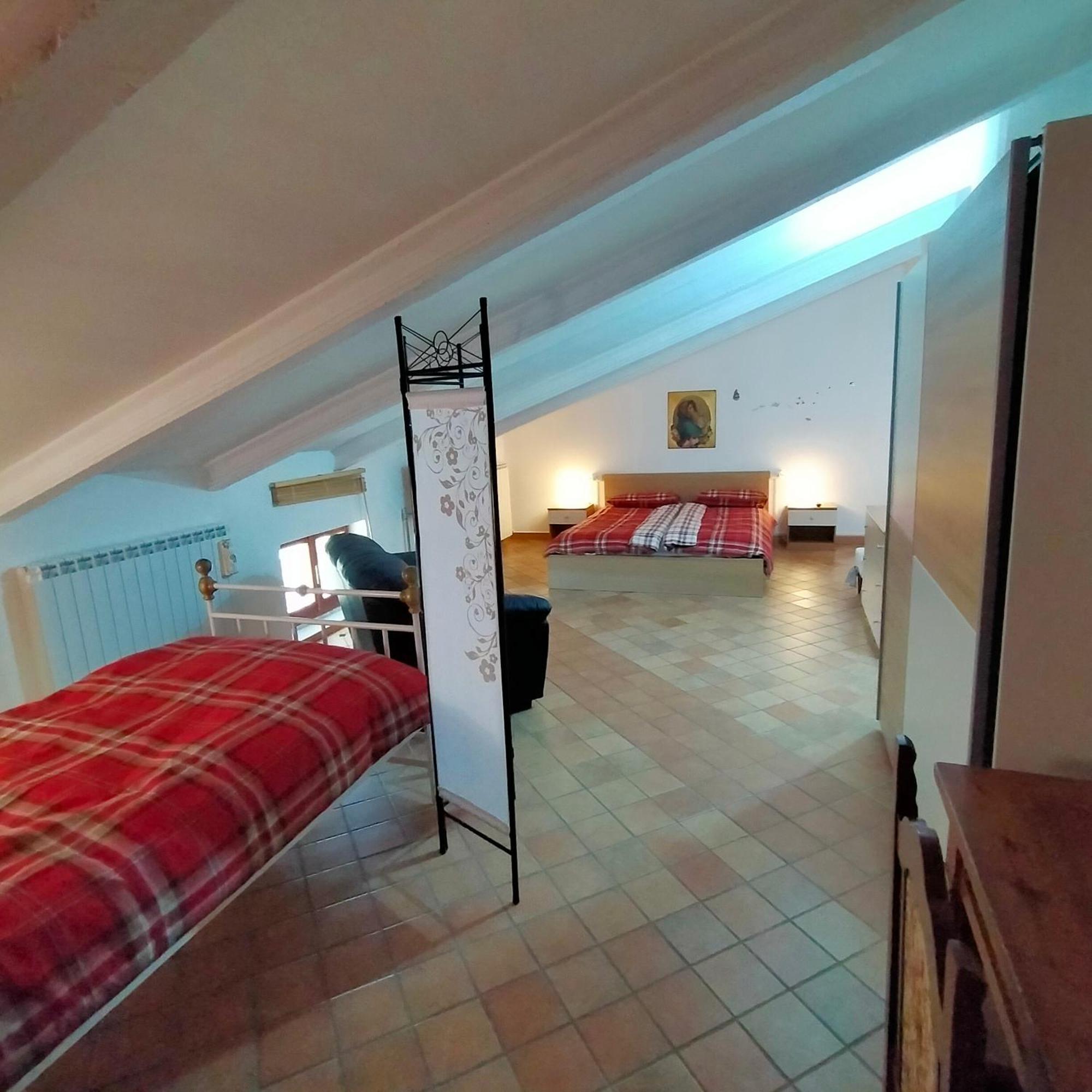 Apartament Mansarda Viti - Sguardo Su Frontone - Zewnętrze zdjęcie