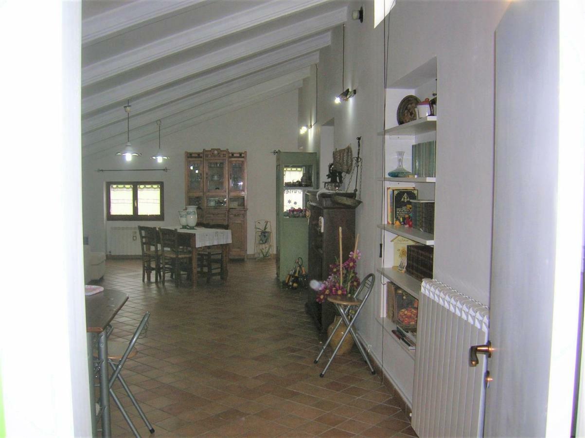 Apartament Mansarda Viti - Sguardo Su Frontone - Zewnętrze zdjęcie